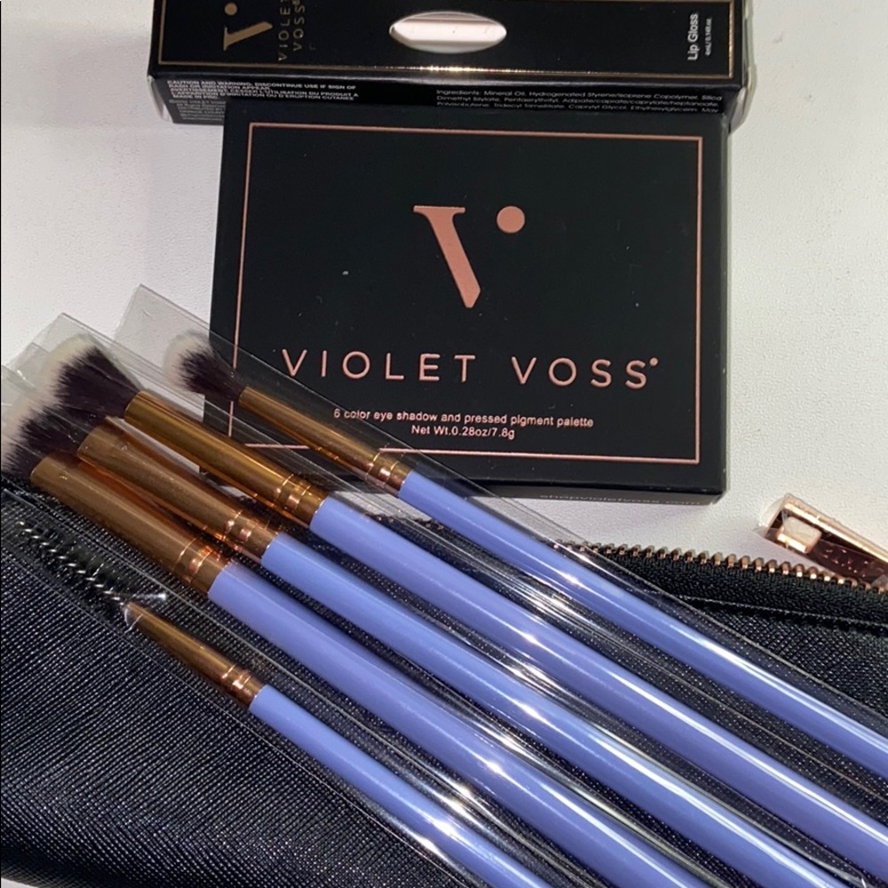 Makeup bundle